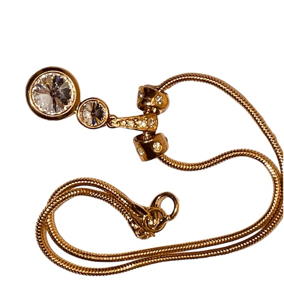 Vintage Rivoli Crystal Pendant gold tone on chain measuring 16”. Classic Vintage - Picture 8 of 8